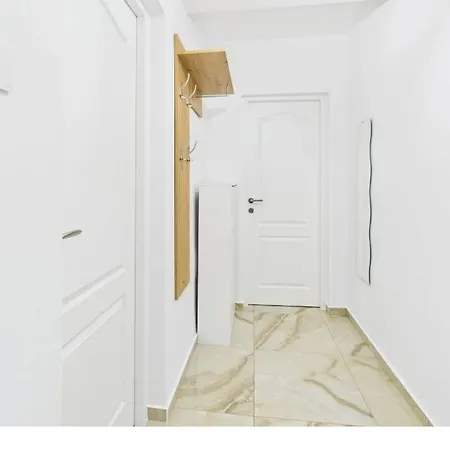 Unique Apartment *